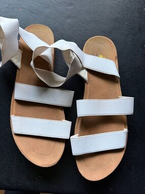 Aloha Island White Elastic Strappy Sandals